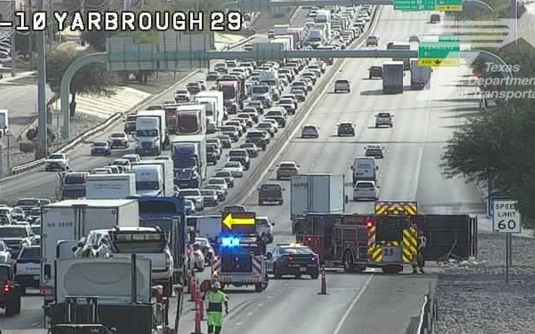 Accidente: Volcadura de camión registrada en la I-10 este cerca de Yarbrough
