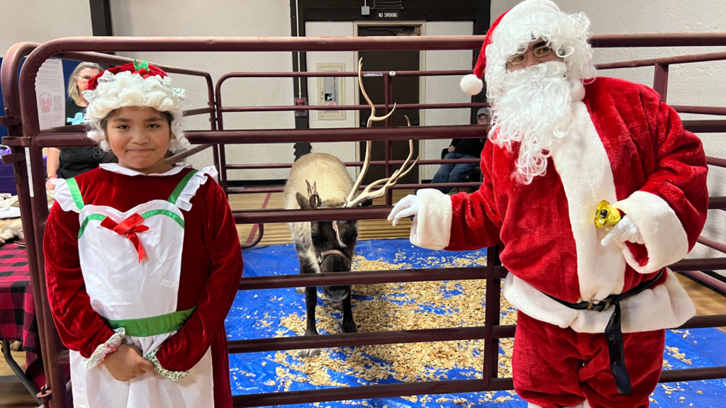 Convite Navideño en Evergreen: Encuentro con Santa Claus y un Reno Real Este Sábado