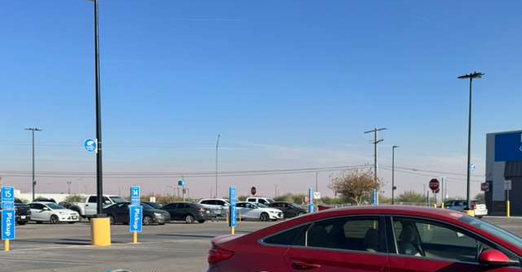 Residentes de El Paso reportan olor a químicos y plástico alarmante