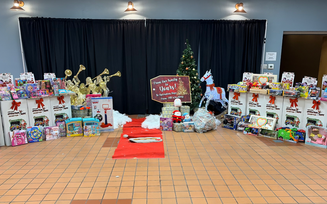 TNA Wrestling y Operation HOPE: Éxito en la recolección de juguetes en El Paso