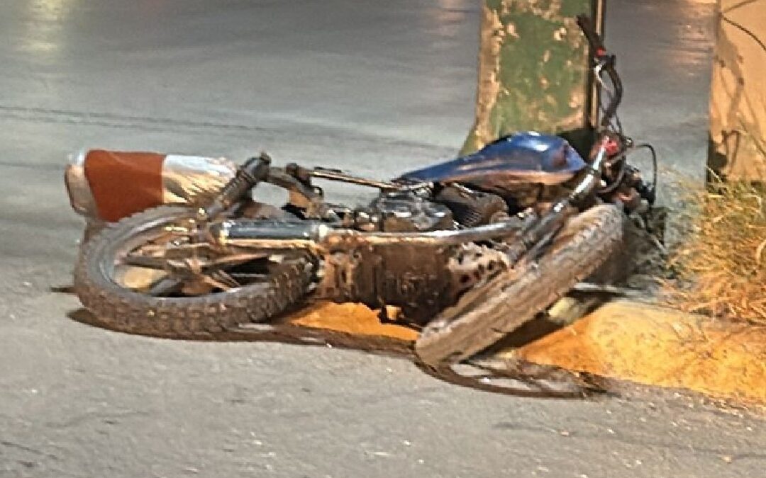 Taxi Arrolla a Menor Ciclista en Gómez Palacio y Hiere Gravemente