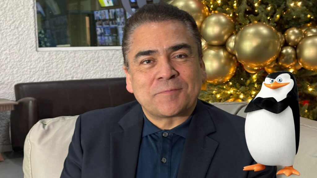 Mario Arvizu, la voz de Skipper y Superman, alerta en Torreón sobre el peligro de la IA en el doblaje
