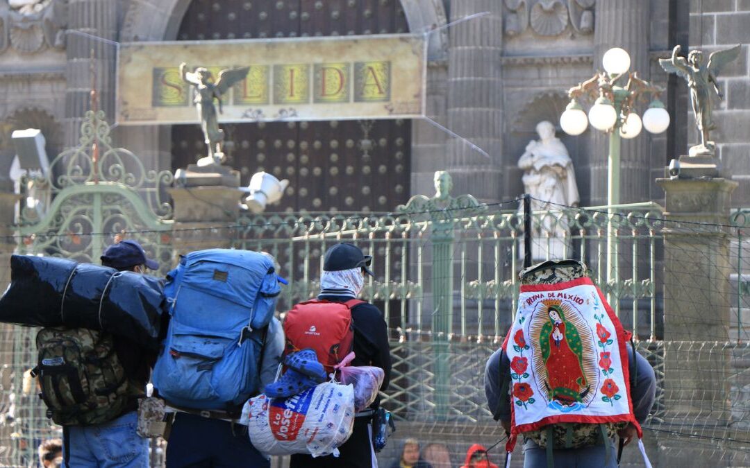 Arzobispo de Puebla Exhorta a Peregrinos a Cuidarse Durante los Festejos Guadalupanos