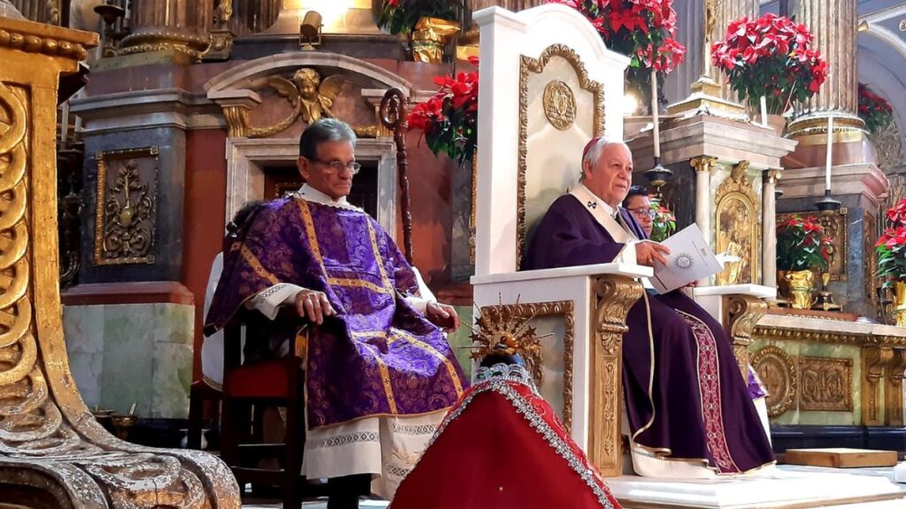 Arzobispo de Puebla Enciende Vela de Adviento que Simboliza la Paz y Rinde Homenaje a Joseline