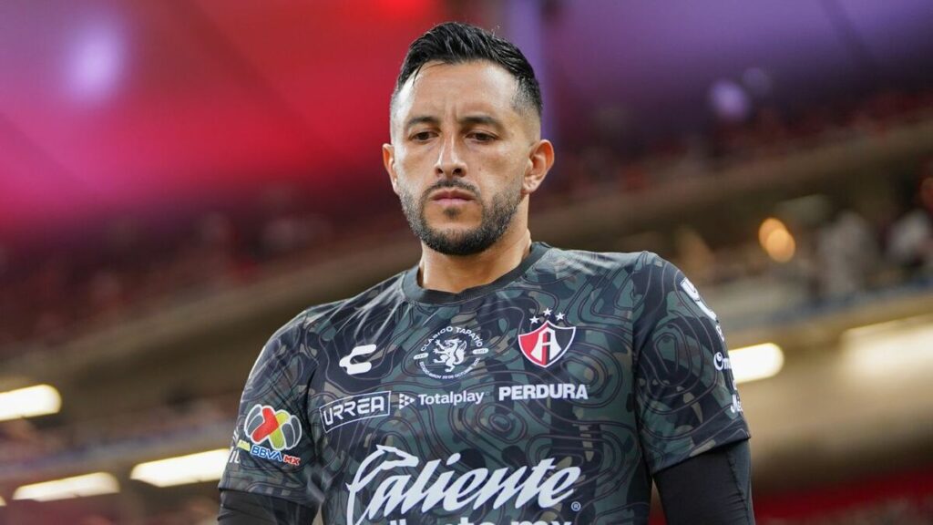 Camilo Vargas renueva su contrato con el Atlas por tres años más