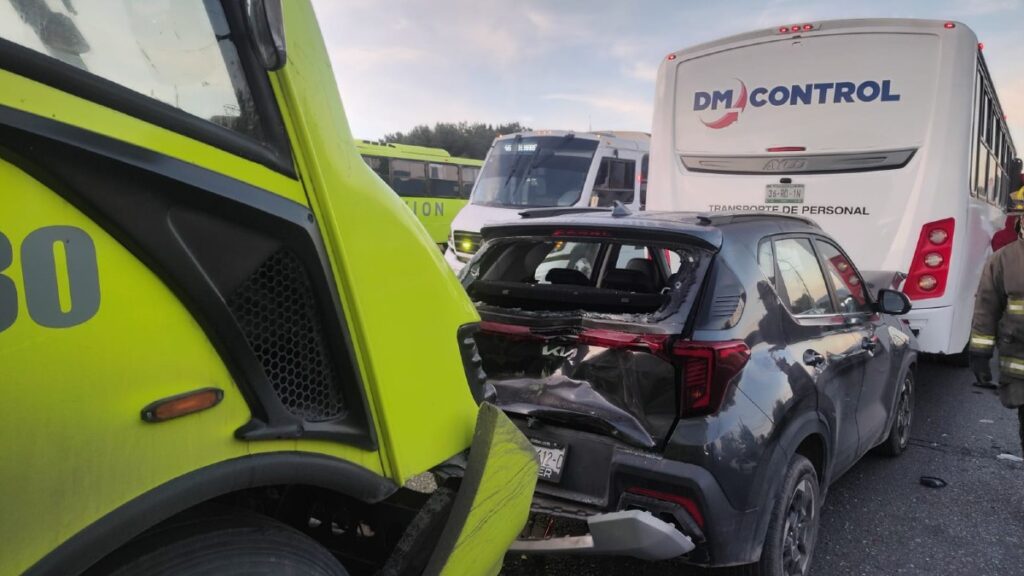 Accidente en la carretera Saltillo-Zacatecas causa caos vial en Sacramento: 2 lesionados