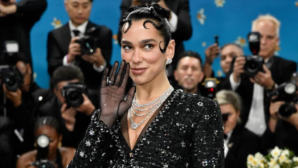 Dua Lipa Presume sus Clases de Español y Canta ‘Oye, mi amor’ con Fher de Maná