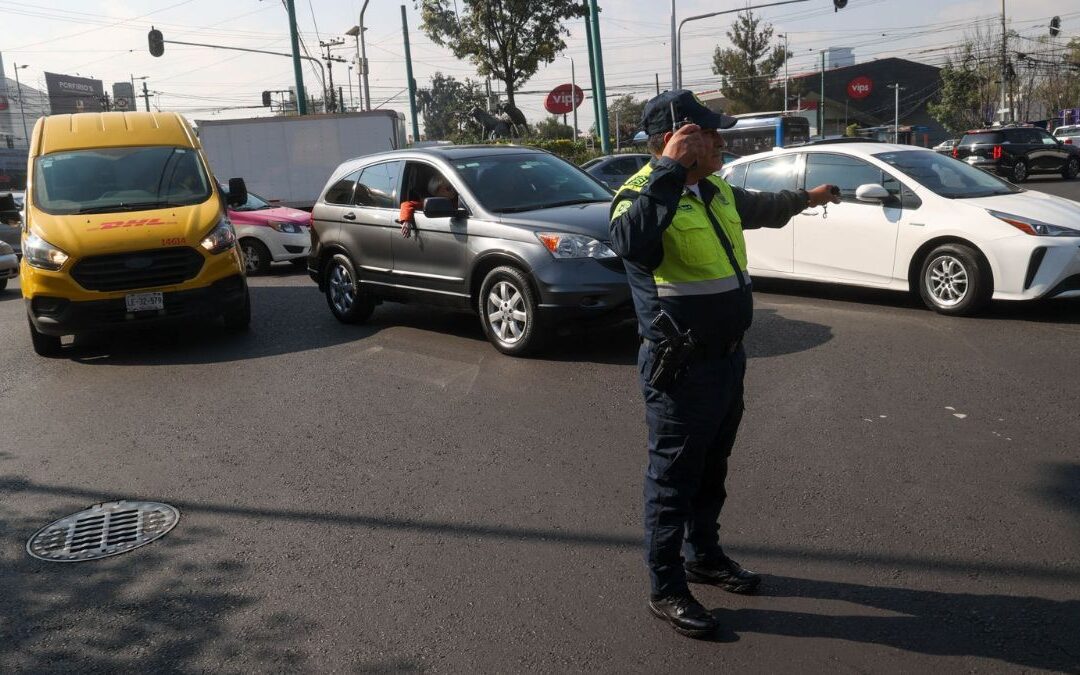Hoy No Circula en CdMx y Edomex: Descubre qué autos descansan el 8 de diciembre 2025