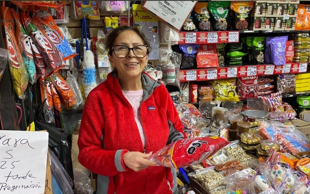 La Venta de Dulces en el Mercado Alianza de Sacramento Va Lenta: Comerciantes Buscan un Repunte