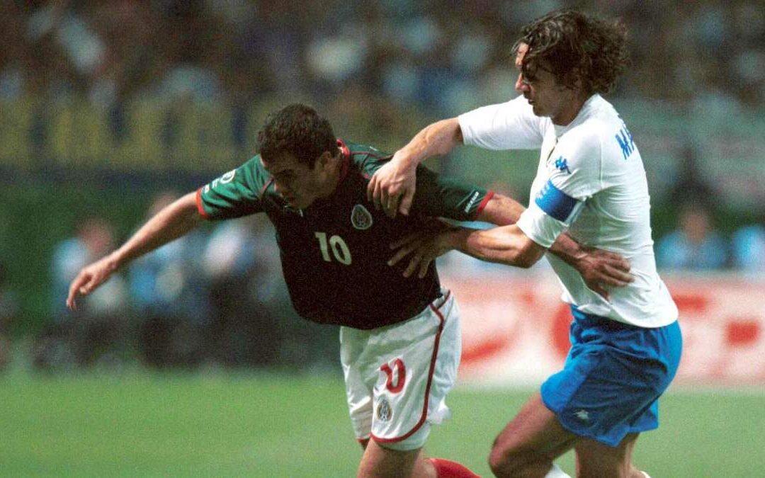 Cuauhtémoc Blanco Revive el Clamor de Maldini y Cannavaro en el Fútbol de 2002