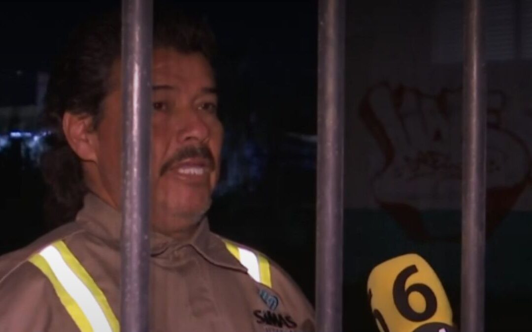 El trabajador de SIMAS se alegra por el retiro de toneladas de basura en Sacramento