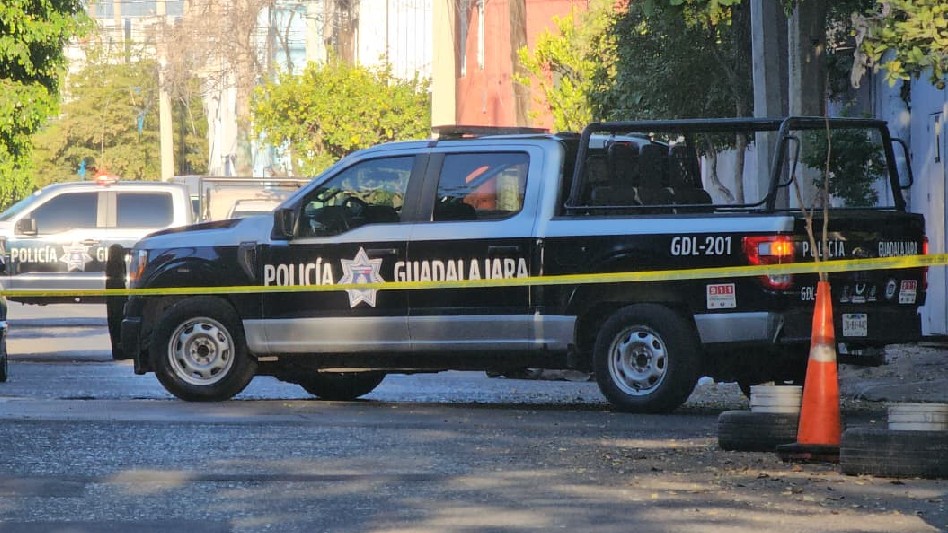 Menor privado de libertad y adultos encontrados golpeados y atados en Guadalajara