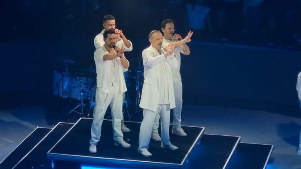 Miguel Bosé deslumbra Monterrey con un Concierto Íntimo y Éxito Musical
