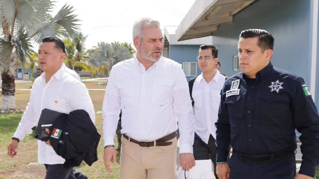 Atención a Víctimas: Gobernador Alfredo Ramírez Bedolla Visita Coahuayana Tras Explosión en Michoacán