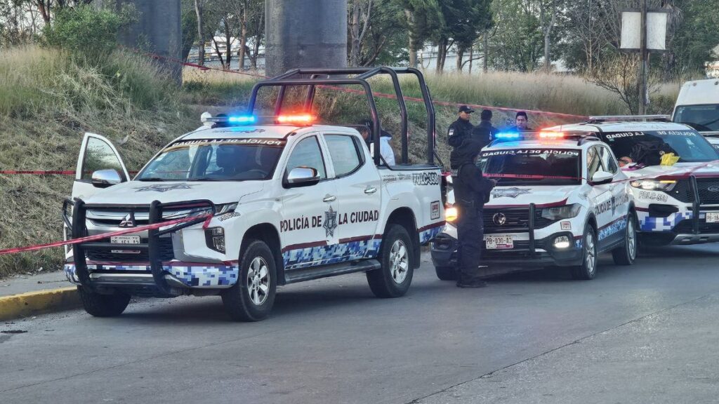 Impactante Hallazgo en Amozoc: Cadáver Abandonado con Huellas de Tortura Bajo el Puente del Periférico