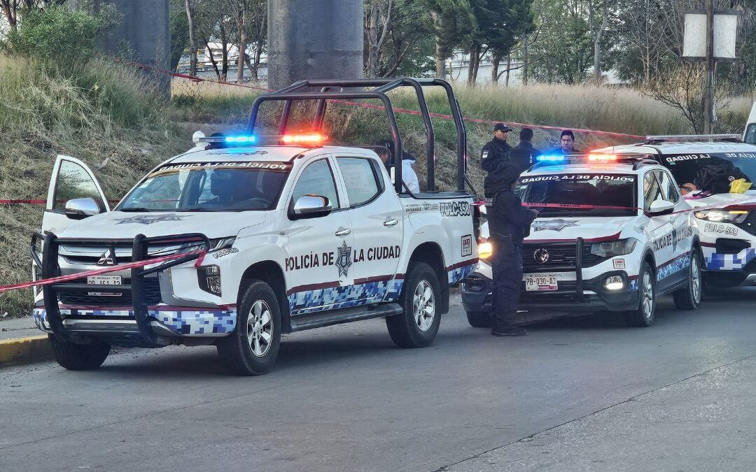 Impactante Hallazgo en Amozoc: Cadáver Abandonado con Huellas de Tortura Bajo el Puente del Periférico