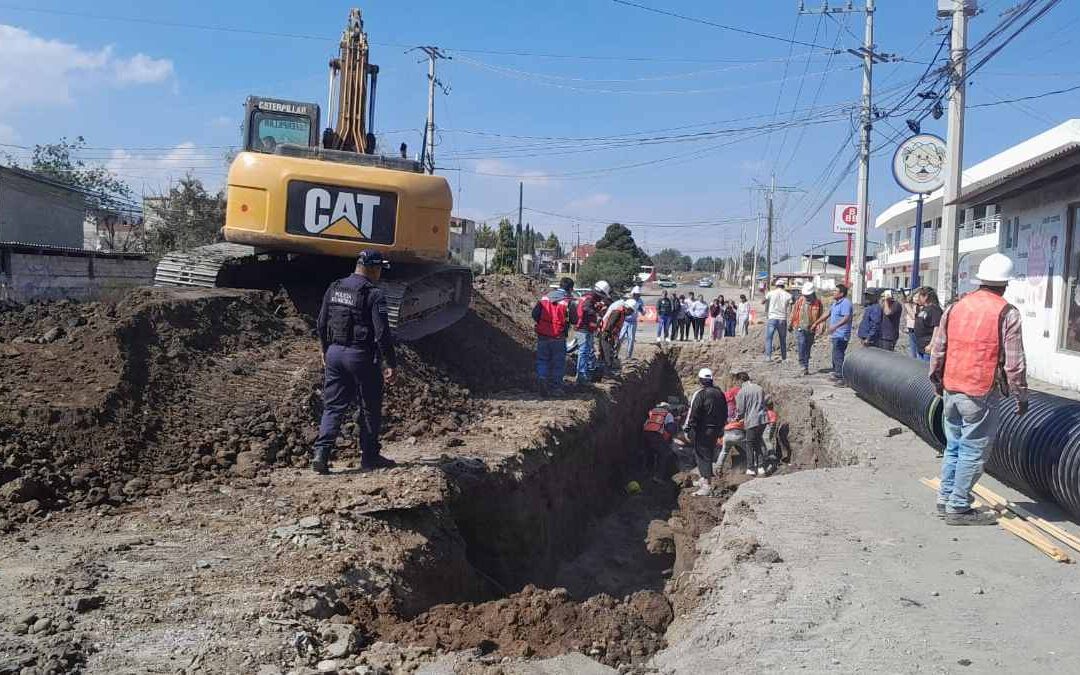 Derrumbe en Edomex: Trabajador Atrapado en Obra en Construcción