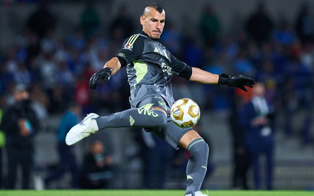 Portero de Monterrey Cree que Tigres es el Favorito por Nahuel Guzmán en el Clásico Regio
