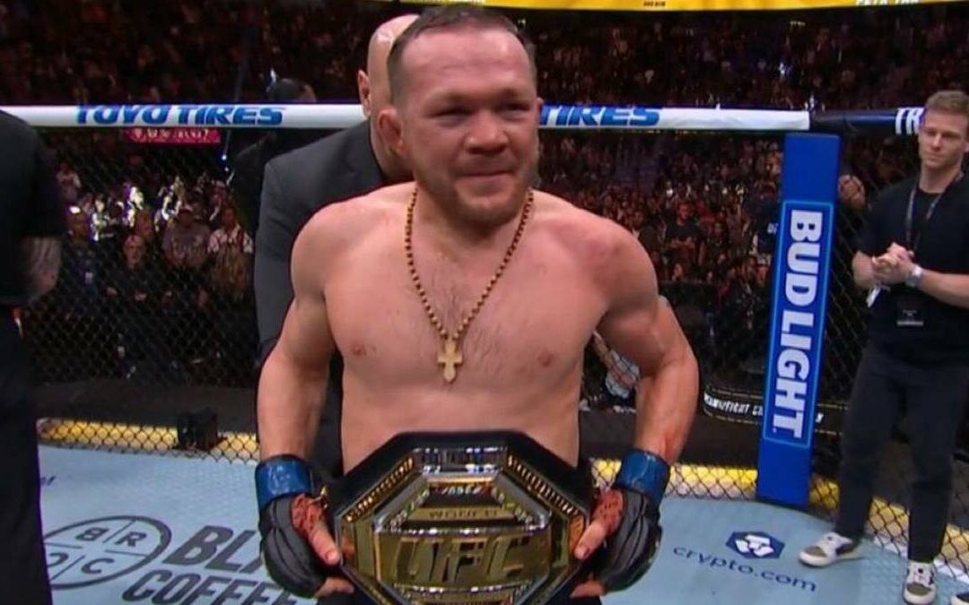 Petr Yan se consagra Campeón Peso Gallo tras vencer a Merab Dvalishvili en UFC Sacramento