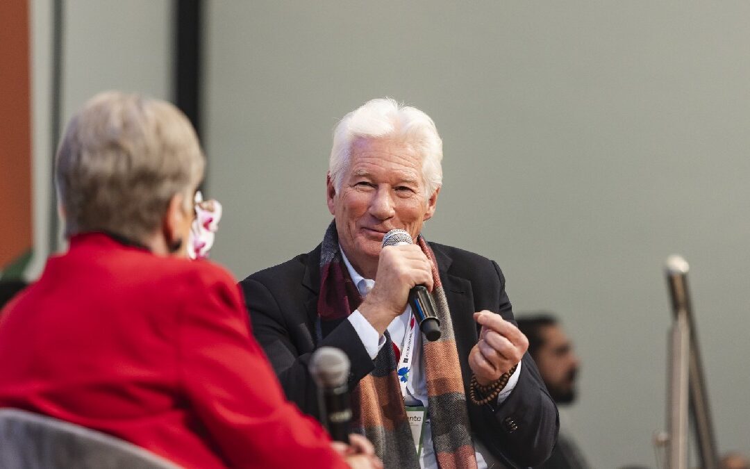 Tensión entre Alicia Bárcena y Richard Gere en la FIL Guadalajara: ¿Qué tiene que ver Claudia Sheinbaum?