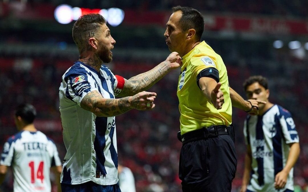 Sergio Ramos recibe un emotivo homenaje por parte de Santander en su último partido en Liga MX