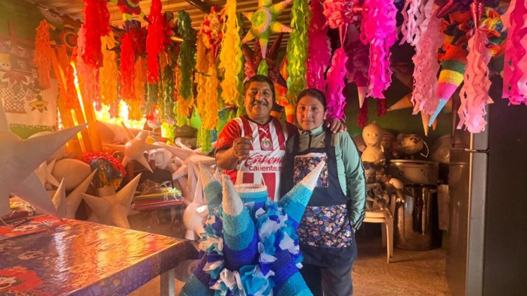 La Tradición Piñatera: La Familia Ruiz Preserva el Arte de Hacer Piñatas