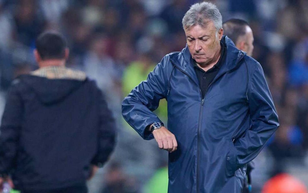 Domenec Torrent Expresa Su Queja Sobre el Arbitraje en el Partido Contra Toluca