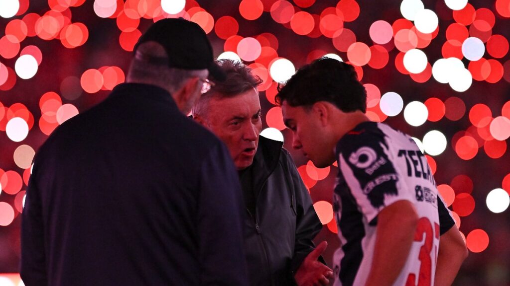 Rayados: Jugador Confirma la Continuidad de Domènec Torrent en el Equipo