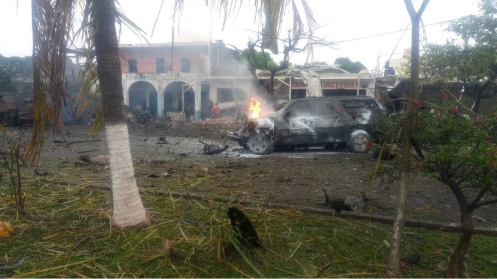 Coche bomba en Coahuayana: Terremoto de violencia en Michoacán deja 2 muertos y varios heridos