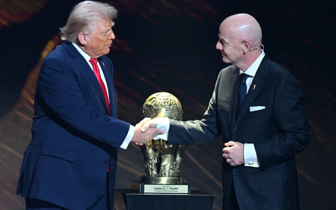 Donald Trump recibe el inaugural Premio FIFA de la Paz en Washington