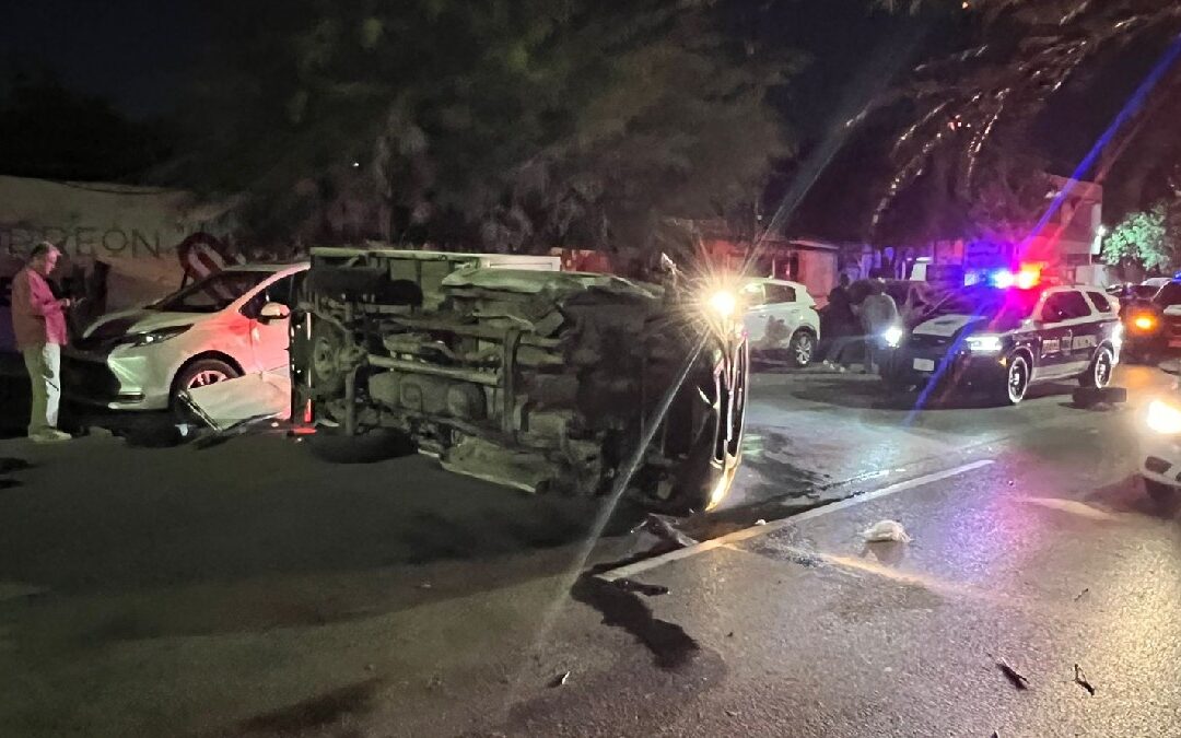 Accidente de Tráfico en Torreón: Conductor Pierde el Control y Vuelca Cuatro Vehículos