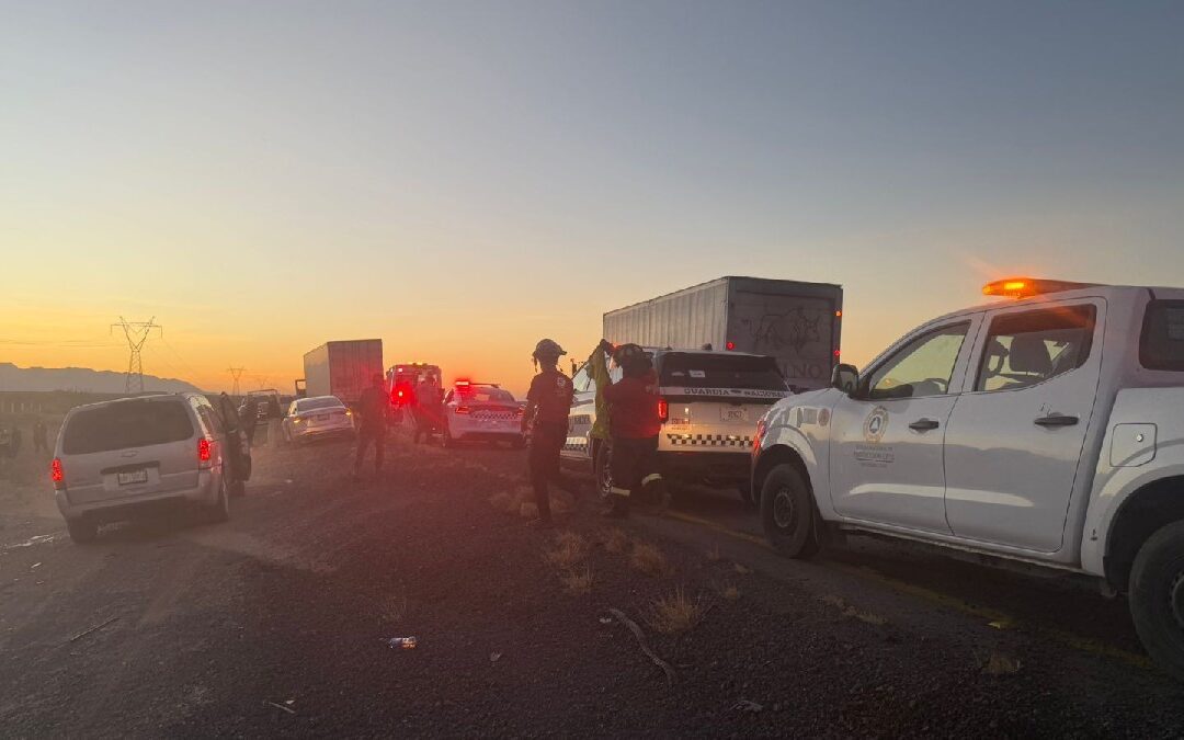 Tragedia en la carretera Torreón-Saltillo: Mujer muere en volcadura junto a su hija menor